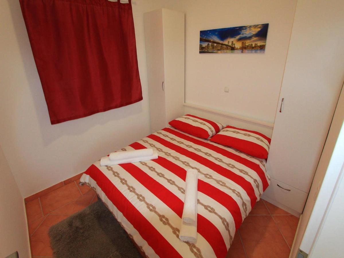 Apartments Nero 诺维·维诺多尔斯基 外观 照片